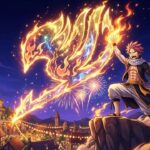 Ilustração em estilo anime destacando Natsu e Happy celebrando o retorno de Fairy Tail. Ao fundo, a cidade iluminada e um gigantesco emblema da guilda formado por chamas mágicas no céu noturno com fogos de artifício, representando a grandiosa comemoração dos 20 anos da franquia.